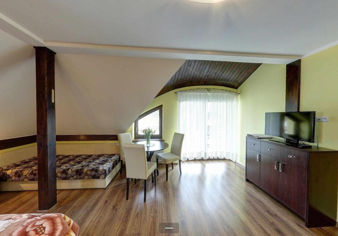 Villa Jura Pokoje Goscinne Zarki Экстерьер фото