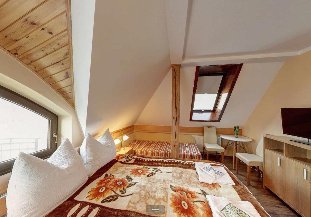 Villa Jura Pokoje Goscinne Zarki Экстерьер фото